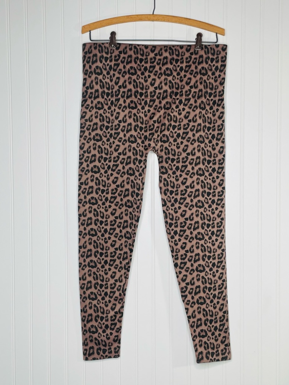 BREEZIES Leopard Seamless Tummy Smoothing Leggings A388306 - Picture 5 of 7